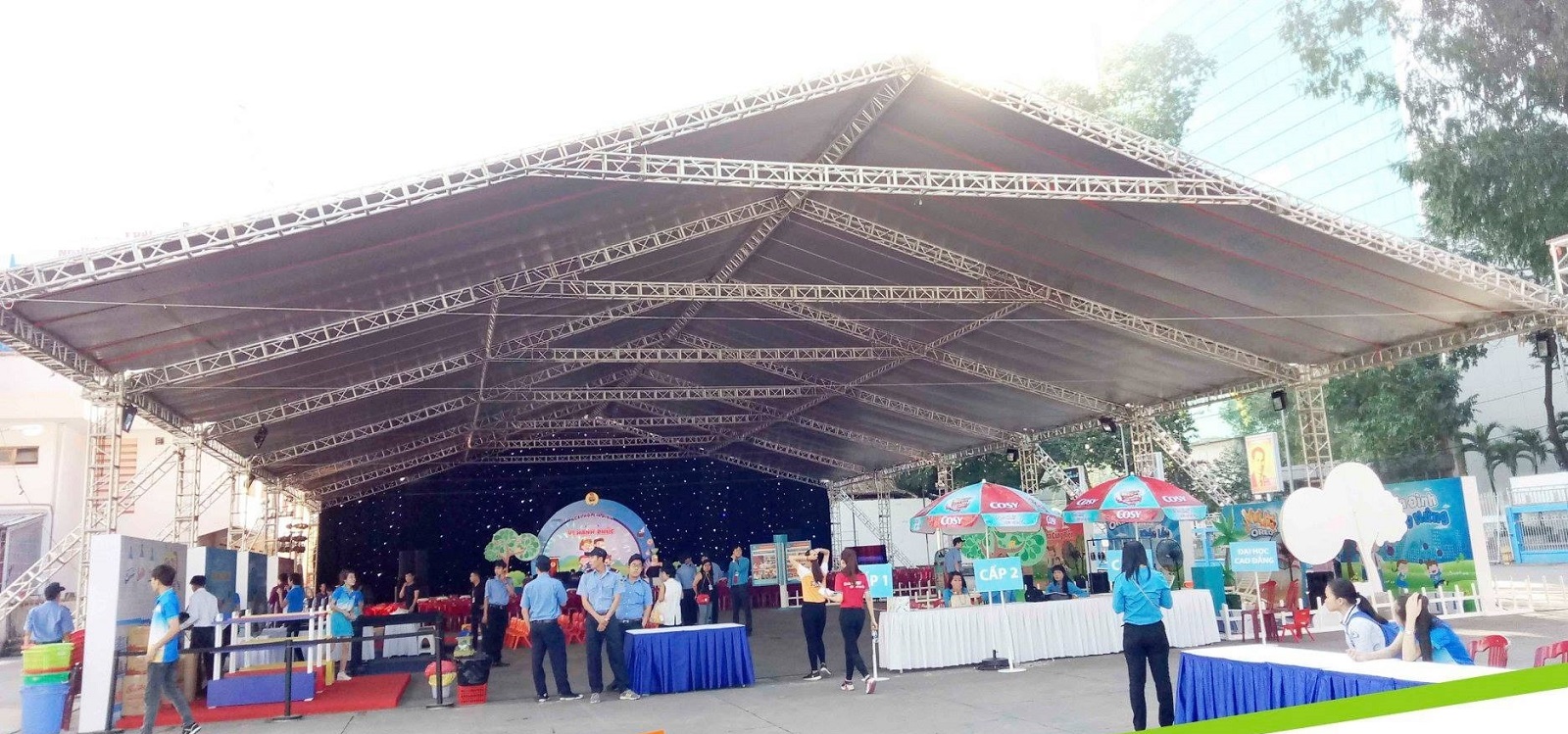 Nhà giàn không gian Inox cho thuê